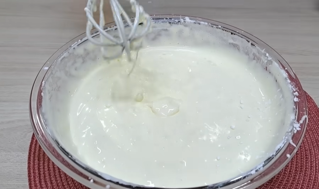 O Segredo do Bolo Brevidade de Maizena Fofinho: Receita Tradicional de Interior 3 Massa do Bolo Brevidade pronta